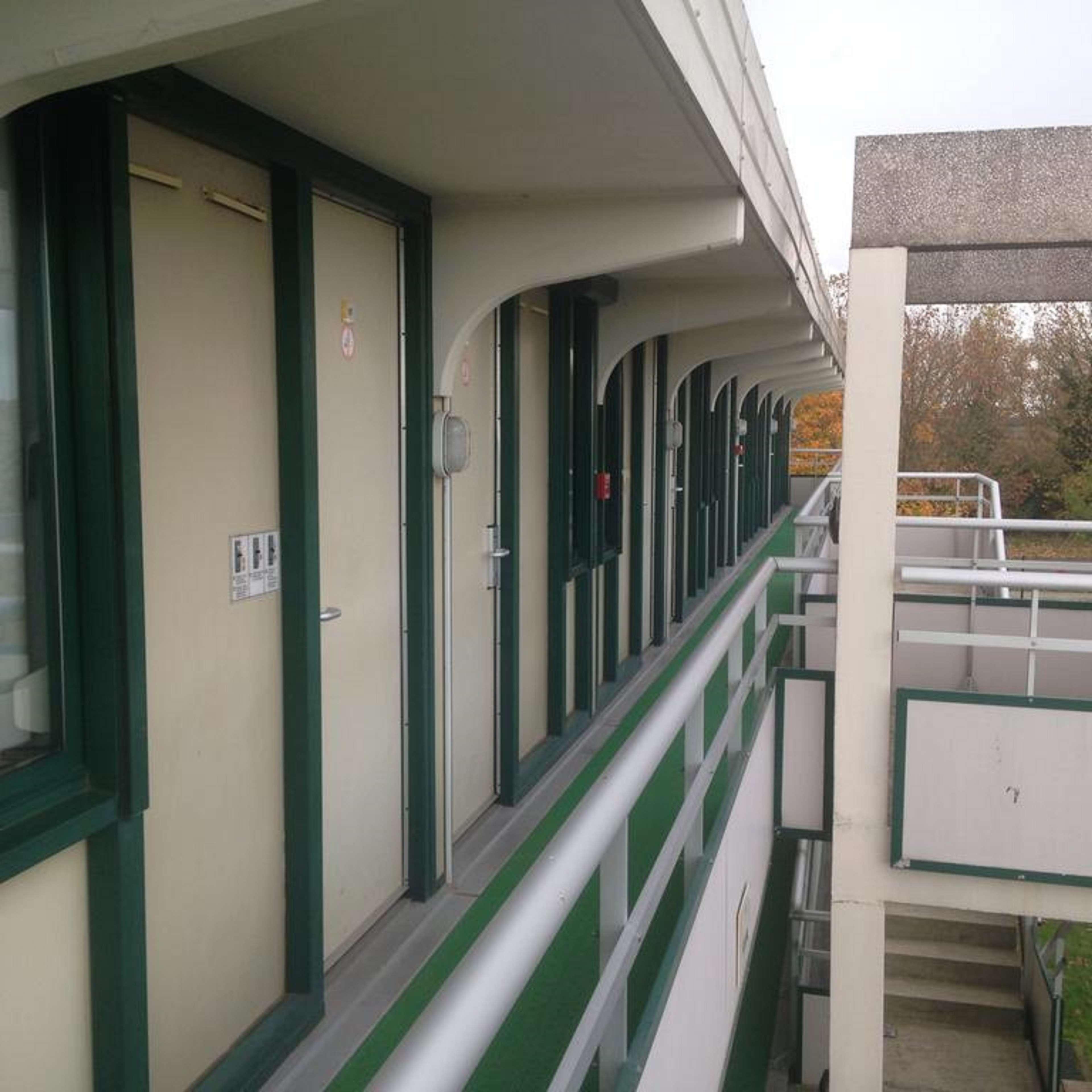 Kyriad Niort - ラ・クレッシュ エクステリア 写真